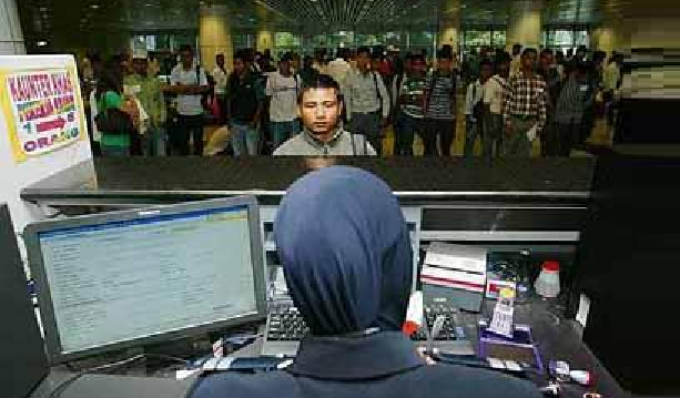 Over 820,000 Malaysians Blacklisted From Leaving The Country, Are You One of Them? - World Of Buzz 2