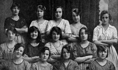 Spooky revelation of an Extra Hand in the picture - World Of Buzz 6