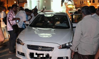 Taxi Drivers Back Again to Harass Uber & GrabCar Drivers, This Time in Penang. - World Of Buzz