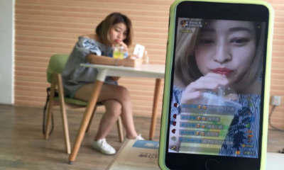 Girls in China Can Earn Up To $20,000 (RM80,000) A Month Just By Live Streaming Their Lives Online - World Of Buzz