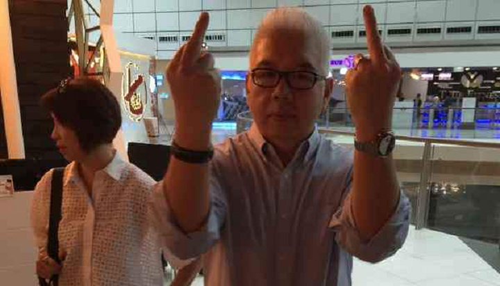 Ugly Singaporeans Turn Racist After Being Called Out For Jumping Queue - World Of Buzz