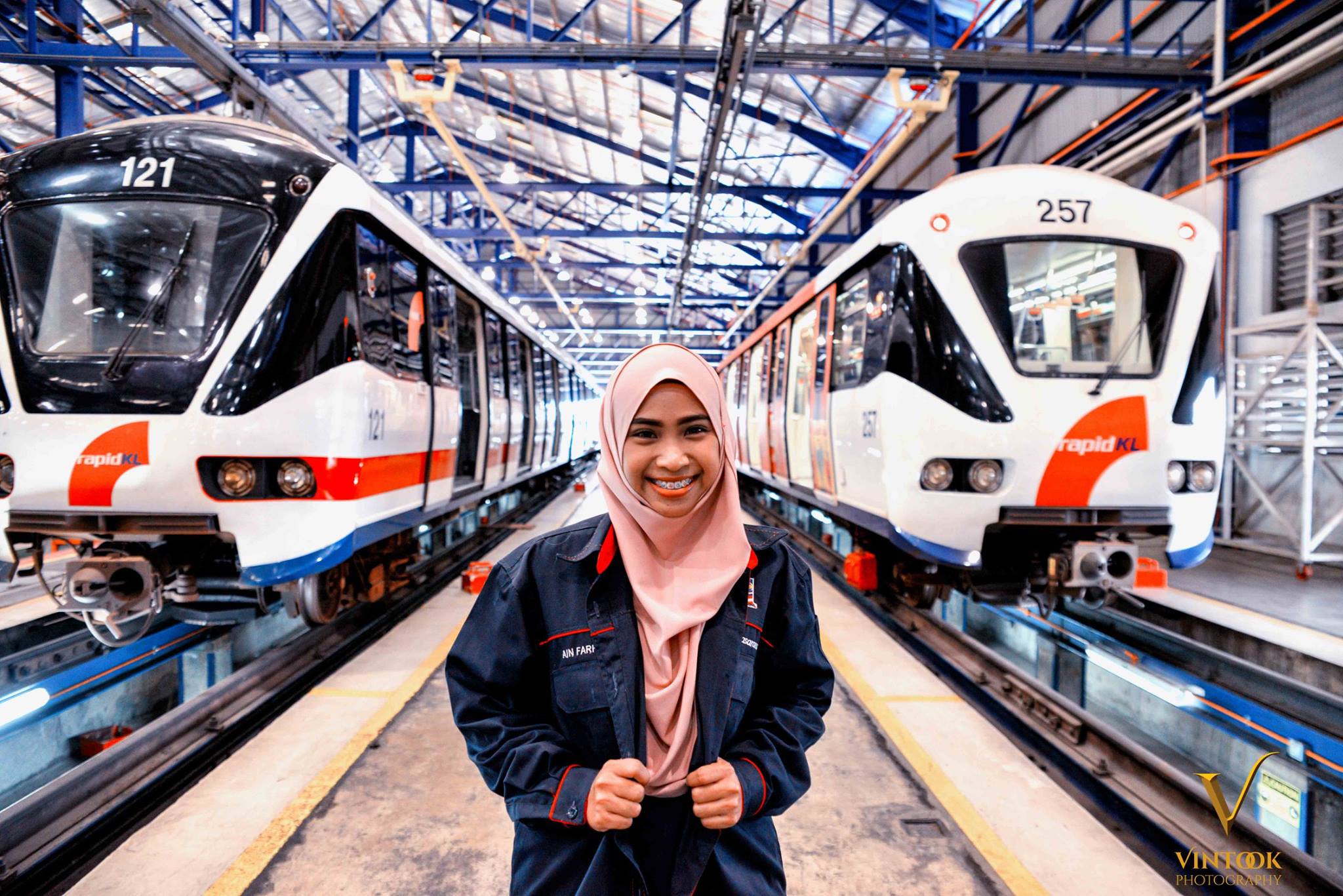Young Malaysian Used to Work as a Cleaner for RapidKL, Now Look Where She Ended Up! - World Of Buzz 1