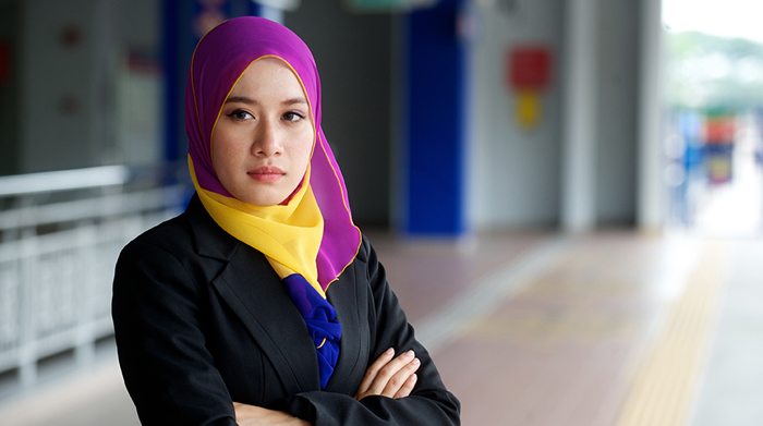 Malays Graduates Are Less Likely To Be Employed, But It's Not Because of Racism Says MEF Director - World Of Buzz