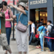 Netizens Rebutter French Restauranteur's complaint of Cultural Clash as Chinese tourists flood the streets of France - World Of Buzz 7