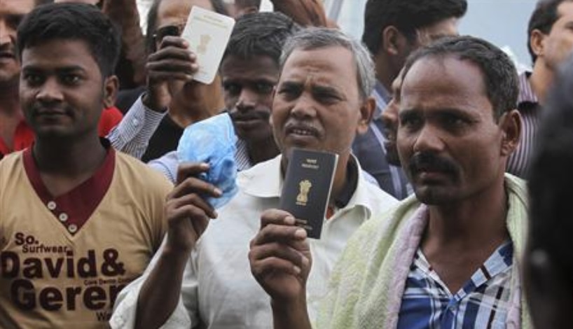 "Singaporeans, you are really so ugly" Says Girl After No One Helped Her Stand Up To Xenophobic Uncle - World Of Buzz