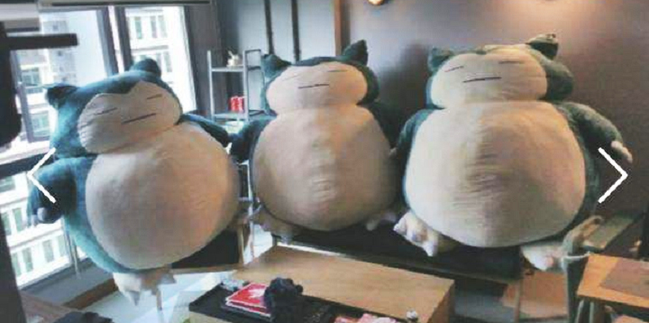 Singaporean Man Buys The Best Gift For Wife, GIGANTIC Snorlax Plushies! - World Of Buzz 1
