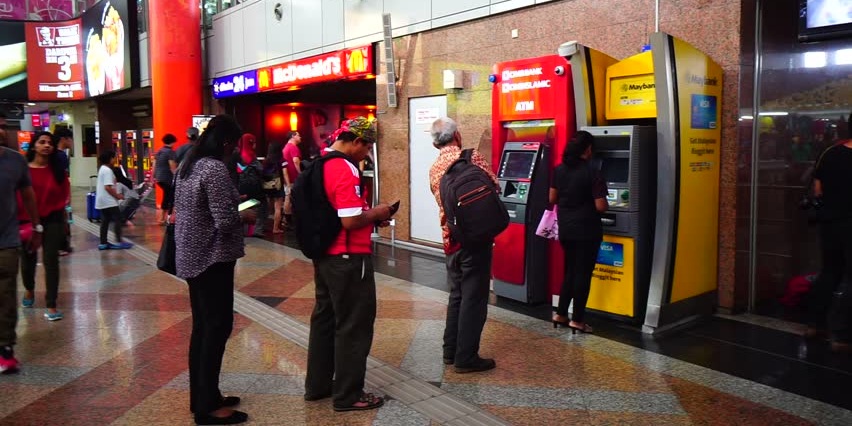 Policeman Used His Badge To Cut Queue In Front Of A Higher Ranked Policeman. - World Of Buzz 2