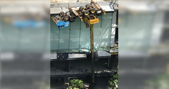 Crane Overturned Hanging On Fourth Floor - World Of Buzz 4