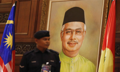 Najib's Portrait Taken Down In International Expo For Embarrassing Malaysia - World Of Buzz 6