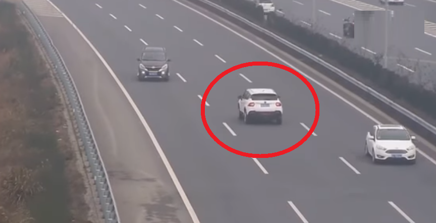 Chinese Drives On The Wrong Side But He Said He Didn't Know It's Illegal - World Of Buzz