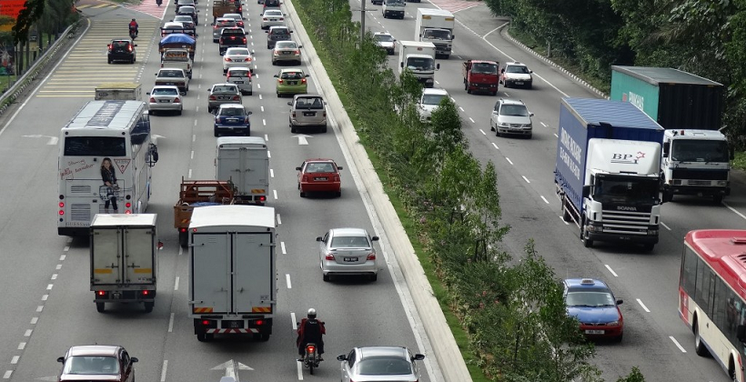20 Malaysians Died from Road Accidents Every Day in 2016 - World Of Buzz 3