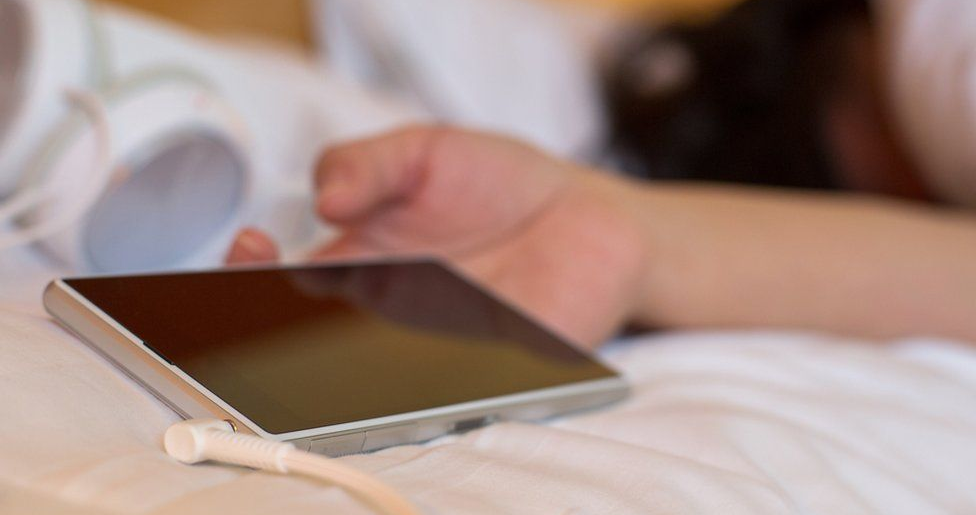 Malaysian Teen Found Dead After Falling Asleep with Earphones Plugged into Charging Phone - World Of Buzz 4