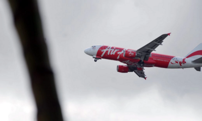 Passenger Onboard Air Asia X's Troubled Flight Defends Pilot, Appalled by Hate Remarks - World Of Buzz