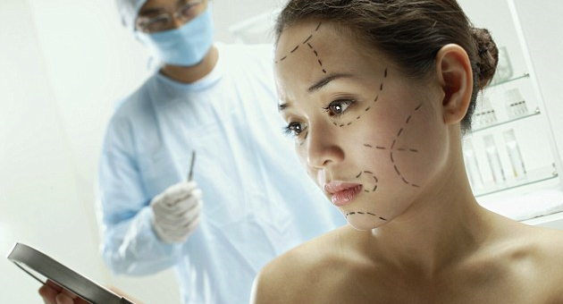 Chinese Woman Does Plastic Surgery to Run From RM3.7 Million Debt - World Of Buzz 1