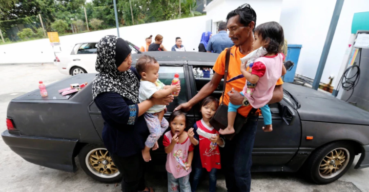 Family forced to live in a car after being evicted from their rented home in Taman Perling - World Of Buzz