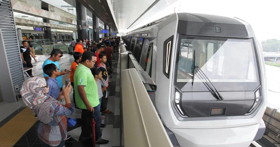 Glitch on MRT Causes 1 Hour Delays, Thousands of Commuters Late for Work - World Of Buzz 1