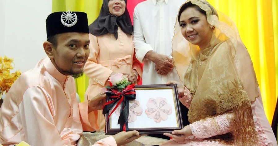 Lady Converts to Islam and Marries College Sweetheart with Stage-Four Cancer - World Of Buzz 4