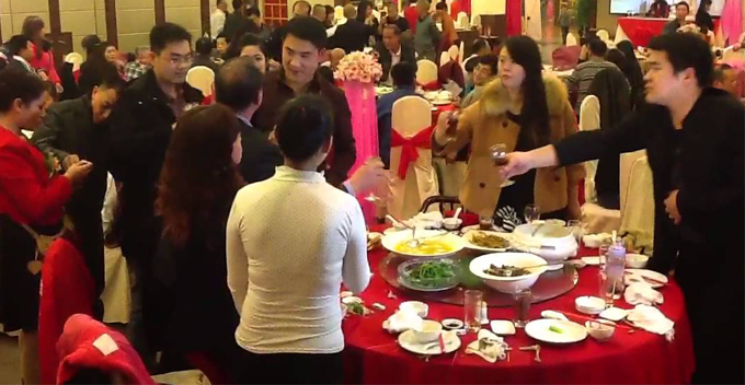 Old Friend Gives RM360 at Wedding Dinner that Cost RM2,800 Per Table, Ends Up in Court - World Of Buzz