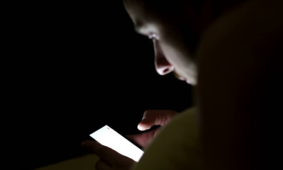 Man's Eyes Suffers from Conjunctival "Stones" Due to Playing Phone in the Dark - WORLD OF BUZZ