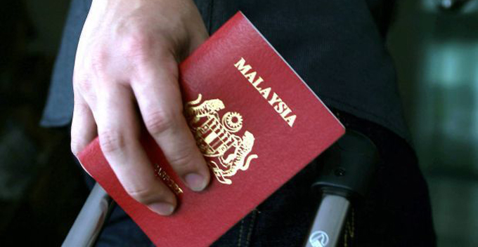 M'sian Passport Is Highly Desirable in Black Market, Over 50,000 Passports Already Missing - WORLD OF BUZZ