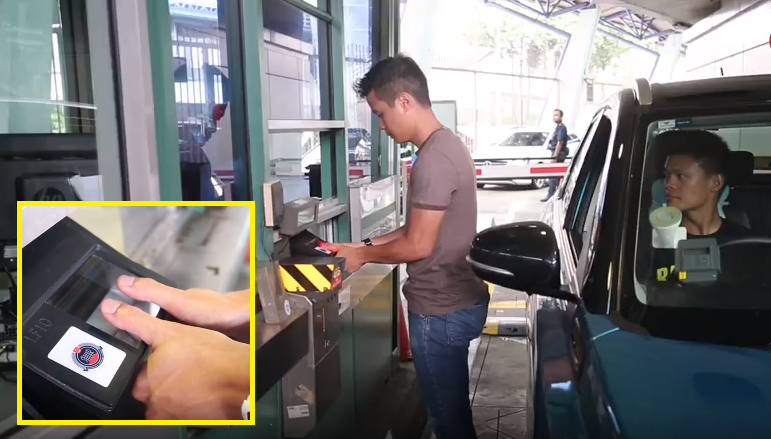 Singapore Implements Thumbprint Scan For Car Travellers, Netizens Worried Over Traffic - WORLD OF BUZZ