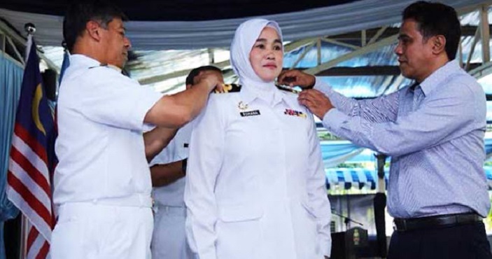 Malaysia's Royal Navy Force Just Promoted The First Ever Female Captain in History - WORLD OF BUZZ 3