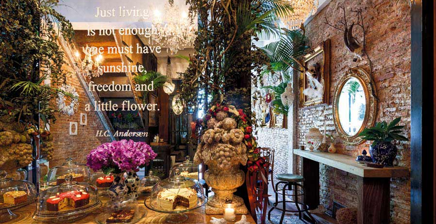 A Secret Floral Cafe Hidden Deep In Bangkok's Flower Market That'll Amaze You - WORLD OF BUZZ 8