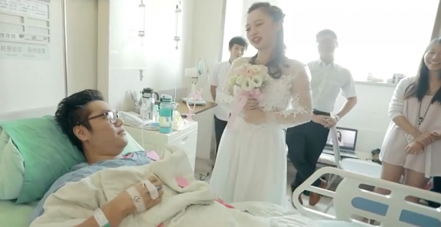 Loving GF Proposes to BF After He Gets Into Horrible Car Accident and Dumps Her - WORLD OF BUZZ 5