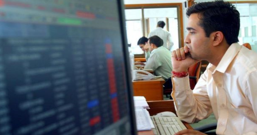 Many M'sians Will Still Be Earning Less Than RM4K a Month by 2020 According to The World Bank - WORLD OF BUZZ 3