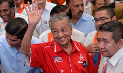 Pakatan Harapan Formally Proposes Dr Mahathir as Candidate for Prime Minister - WORLD OF BUZZ 2