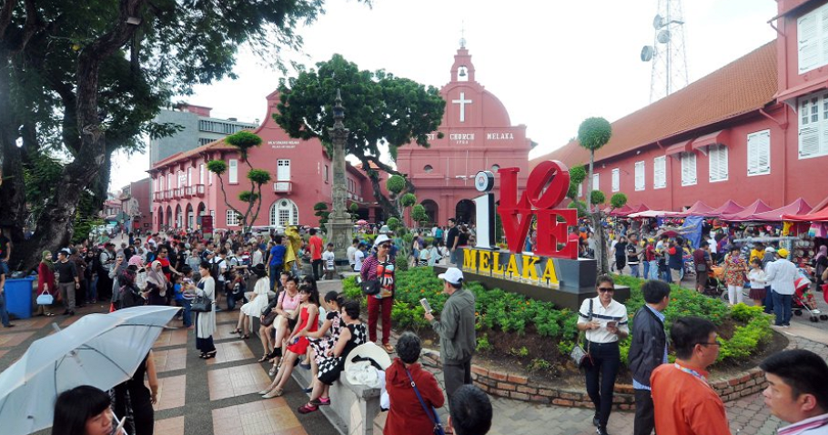 Tourism Ministry Wants Additional RM300mil from the Govt to Boost Tourism Industry - WORLD OF BUZZ 1
