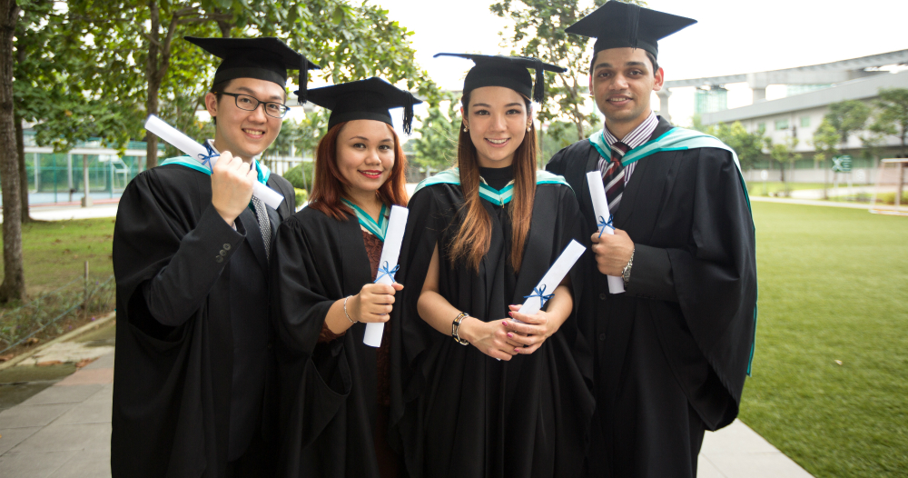 "Local Grads' Command of English is Better Now," Says Higher Education Minister - WORLD OF BUZZ 1