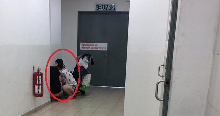M'sian Expresses Displeasure at Tourists Cleaning Toddler Publicly in Sabah Shopping Mall - WORLD OF BUZZ 3
