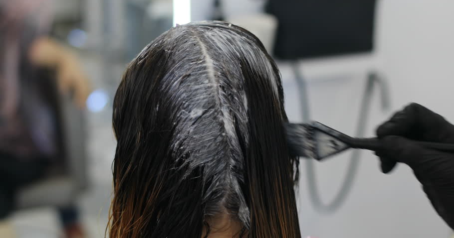 Woman Suffers Advanced Liver Damage After Dyeing Hair for 10 Years - WORLD OF BUZZ 4