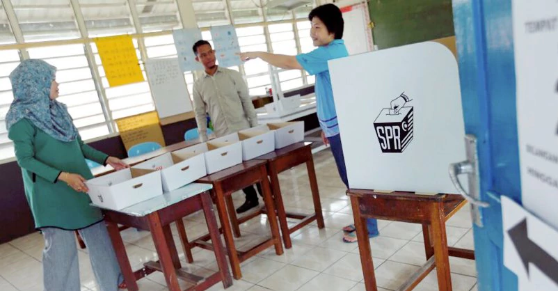 GE14: Employers Could Face RM5,000 Fine If They Don't Give Staff Time Off to Vote - WORLD OF BUZZ