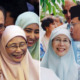 8 Diabetes-Causing Moments that Prove Anwar & Wan Azizah Are Ultimate #RelationshipGoals - WORLD OF BUZZ 1