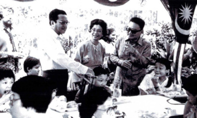 It Takes Two: A Look At The Wives Who've Supported Malaysia's Prime Ministers - WORLD OF BUZZ