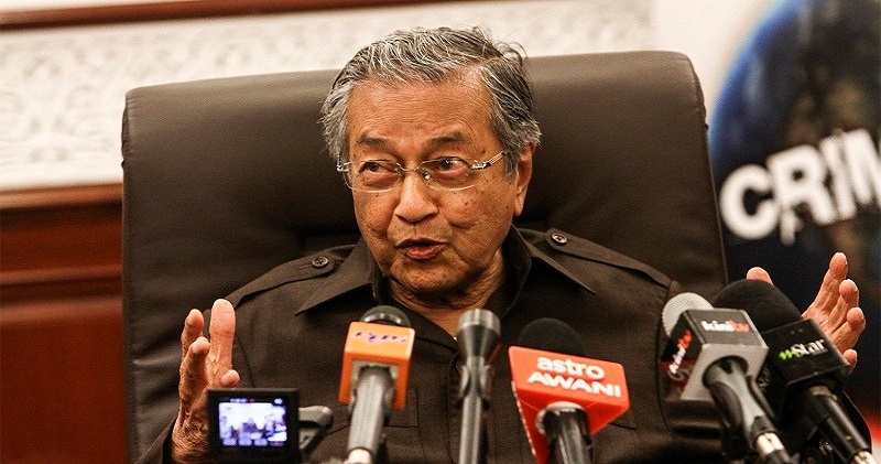 Tun M: - WORLD OF BUZZ 3