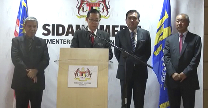 LGE Stops Press Conference After Hearing Azan was Being Sung, M'sians Heart-Warmed - WORLD OF BUZZ