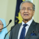 Mahathir: Top Civil Servants Will Need to Take English Language Competency Tests - WORLD OF BUZZ