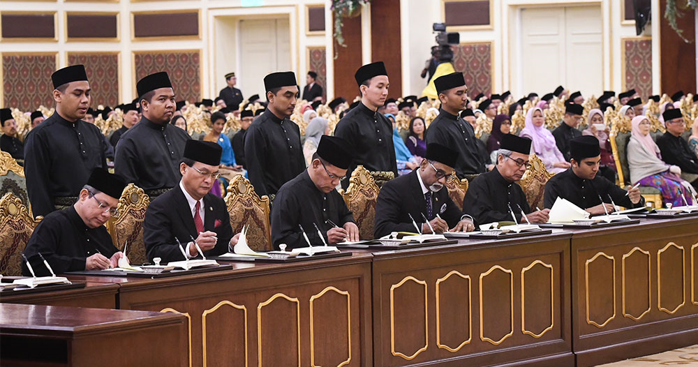 Complete li - WORLD OF BUZZ