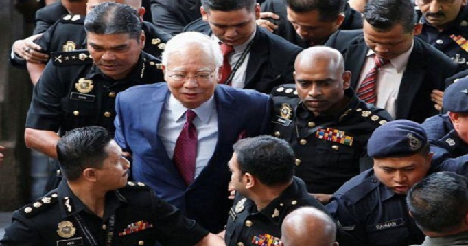 Najib's Supporters Love Him So Much, They Managed to Raise RM500,000 in Less Than a Week - WORLD OF BUZZ