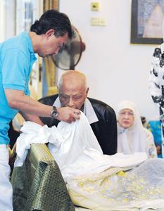 Stabbed Malaysian Princess - World Of Buzz 3