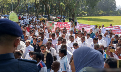 Taxi Drivers Stage Protest Against E-Hailing Service Outside Parliament House - WORLD OF BUZZ 1