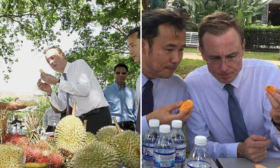 The Mayor of Adelaide Loves Durians so Much He Simply Can't Resist Them! - WORLD OF BUZZ