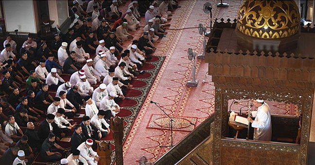 This Academic Has Stepped Out To Condemn An Anti-LGBT Sermon - WORLD OF BUZZ 3