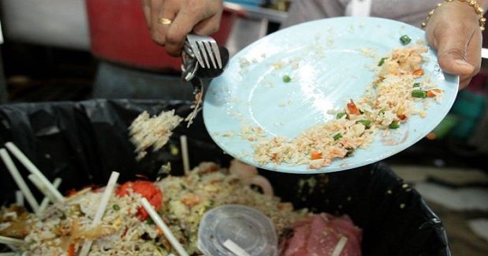 Malaysia Throws Away 3,000 Tons Of Food Still Good Enough to Eat Every Day - WORLD OF BUZZ 2