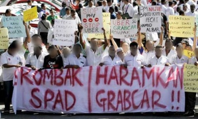 KKIA Cabbies Stage Demo, Demand Exclusive Rights To Transport Passengers - WORLD OF BUZZ 6