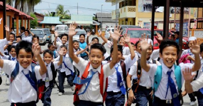 Maszlee: "Many Children Drop Out of Primary School Because of Child Marriage" - WORLD OF BUZZ 4