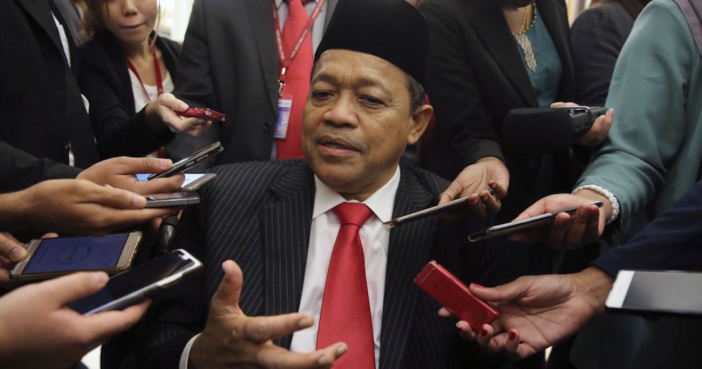 MP Could Lose Parliamentary Seat & Spend 20 Years in Jail If Found Guilty of Molesting Underage Girl - WORLD OF BUZZ 3